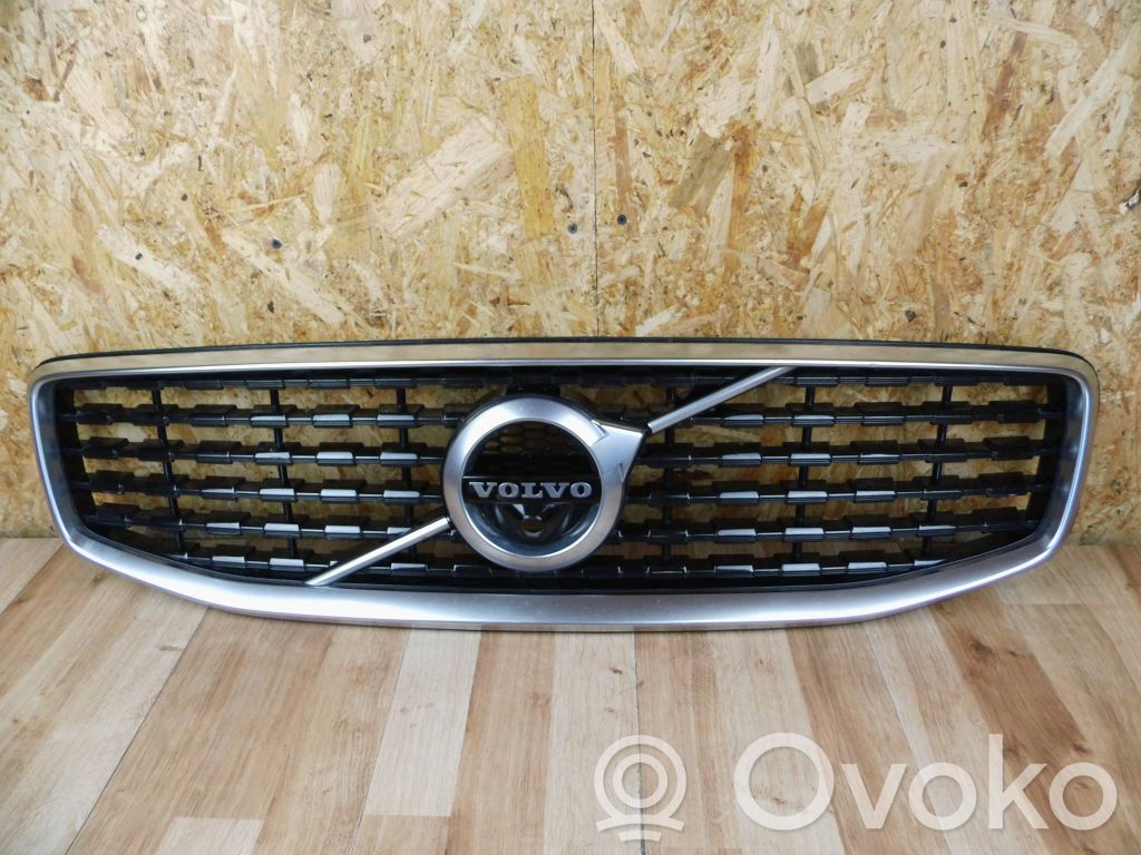 Volvo S60 Maskownica / Grill / Atrapa górna chłodnicy 