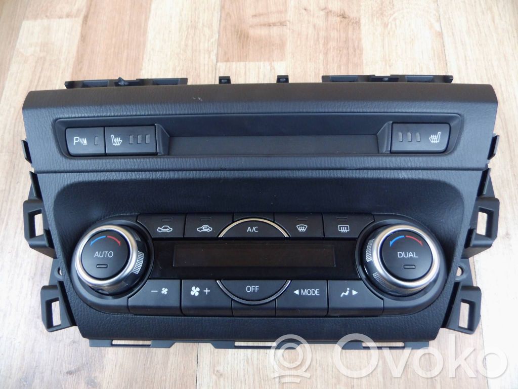 Mazda 3 III Climate control unit 