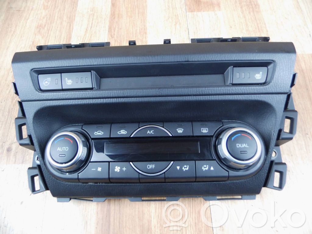 Mazda 3 III Climate control unit 