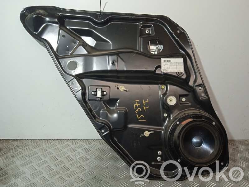 Mercedes-Benz ML W164 Meccanismo di sollevamento del finestrino posteriore senza motorino