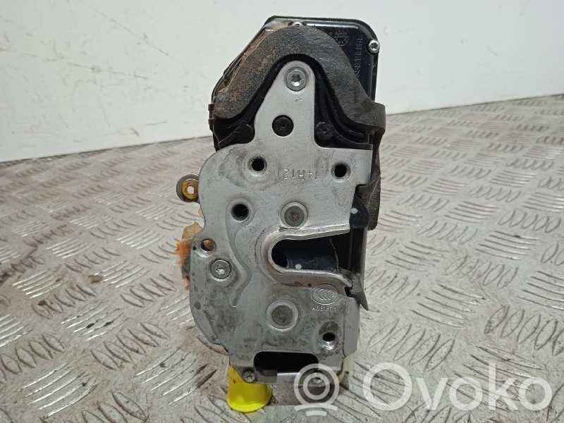 Opel Astra J Serratura portiera anteriore 