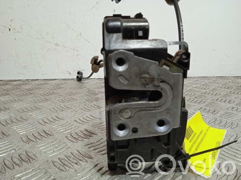 Renault Master III Zamek drzwi przednich 