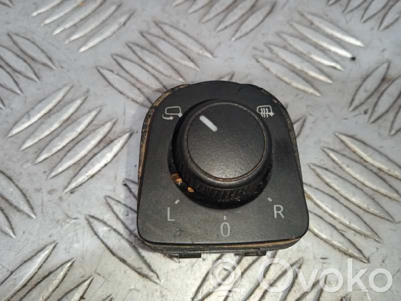 Seat Leon (5F) Sivupeilin kytkin 