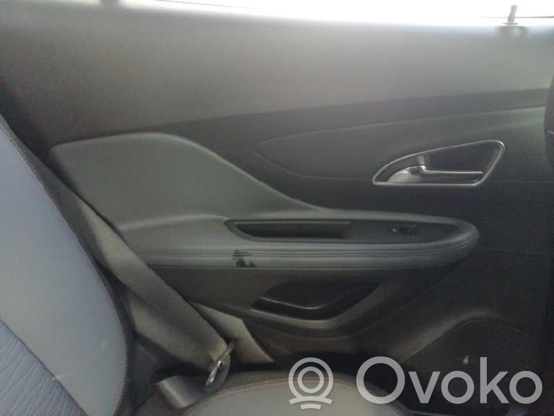 Opel Mokka Boczki / Poszycie drzwi tylnych 