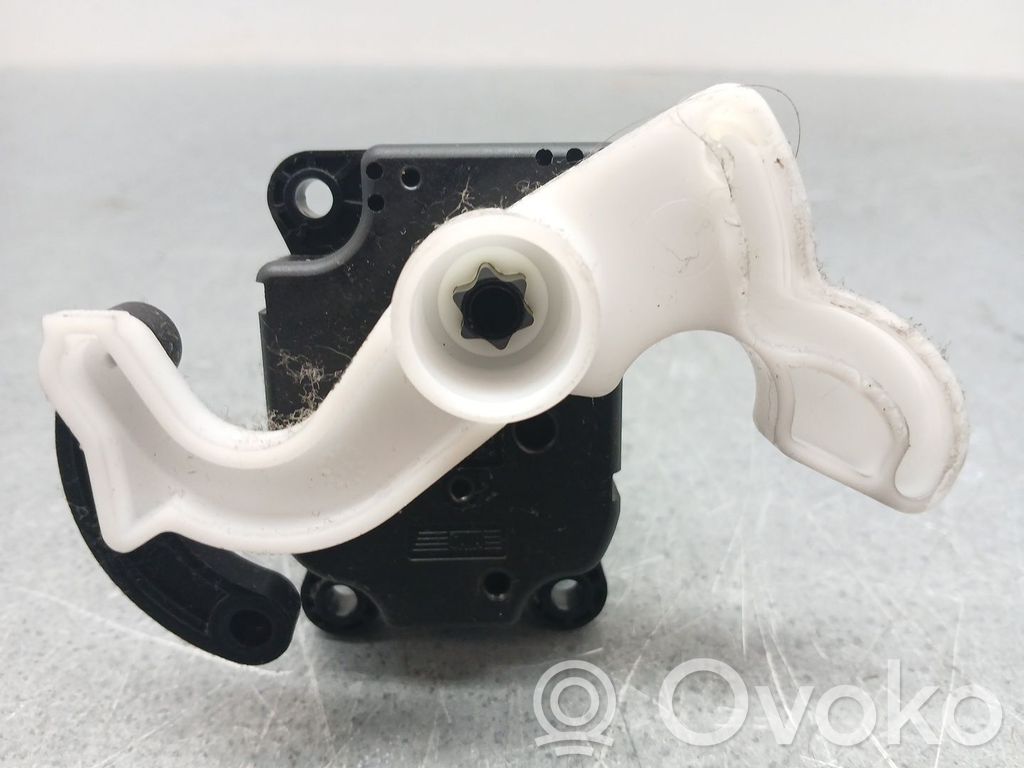 Commande de chauffage et clim   D644001UA41