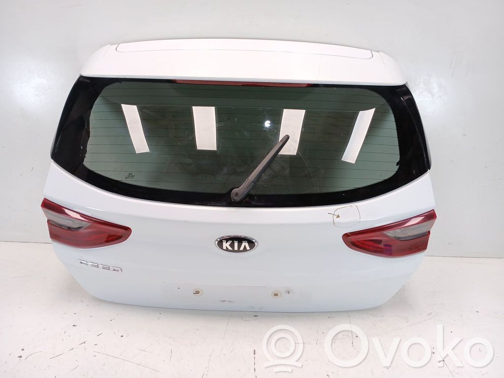 KIA Ceed Rear door 
