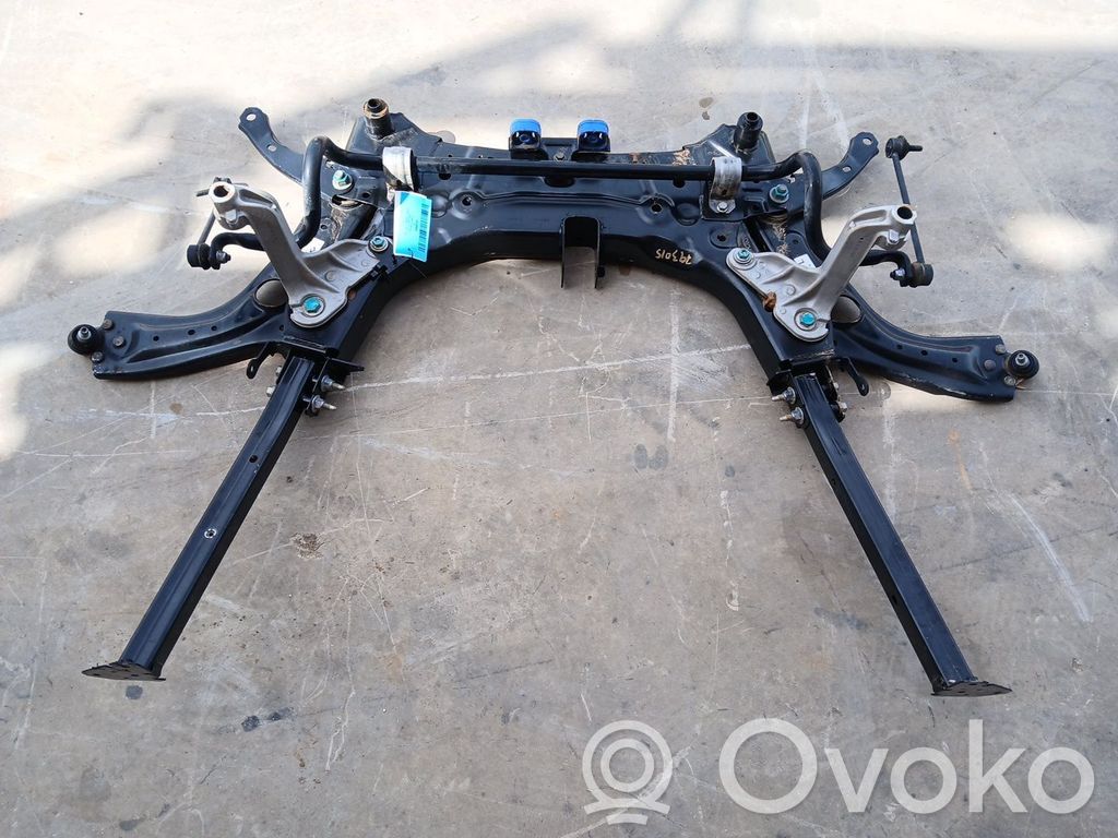 Renault Arkana Priekinis traversas 