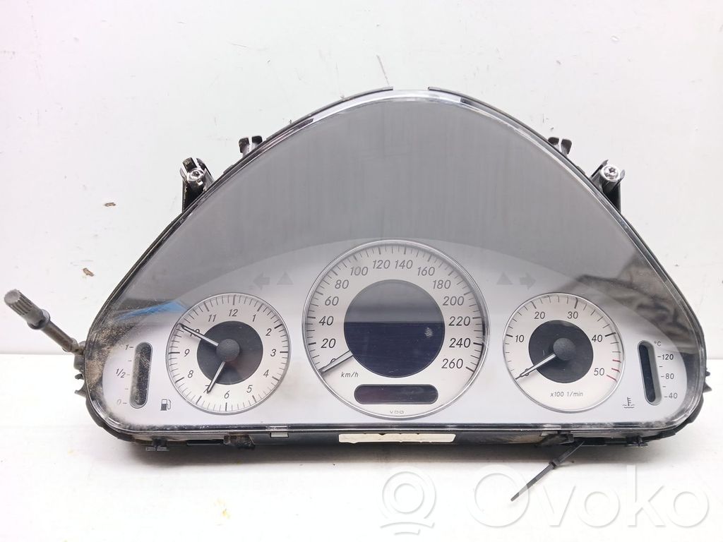 Mercedes-Benz E W211 Vitezometru (grup de instrumente)