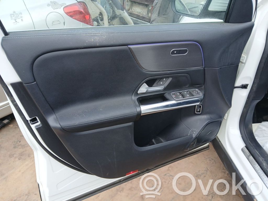 Mercedes-Benz GLA H247 Panou tapițerie ușă față 