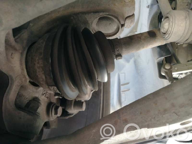 Land Rover Freelander 2 - LR2 Etuvetoakseli 