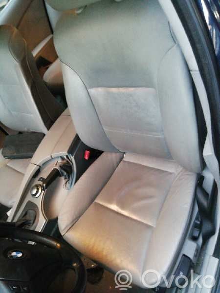 Asiento delantero del conductor