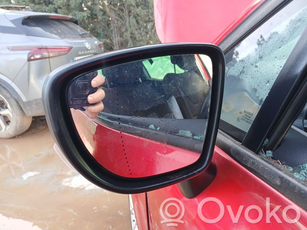 Renault Clio IV Elektryczne lusterko boczne drzwi przednich 
