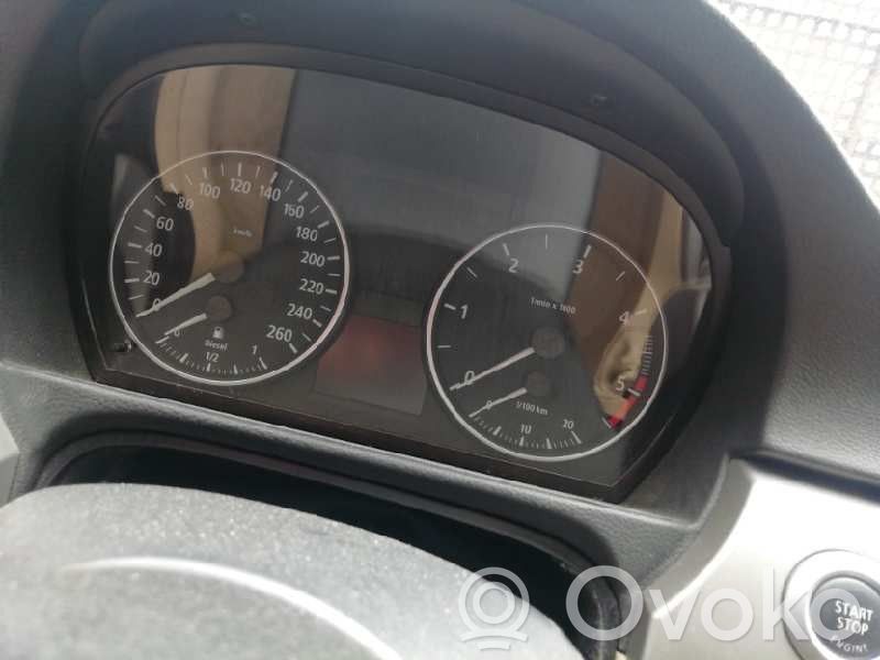 BMW 3 E90 E91 Spidometrs (instrumentu panelī) 