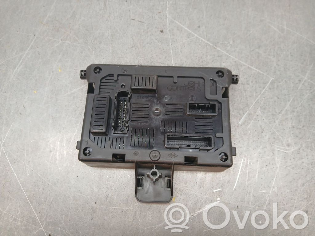 Renault Clio III Unidad de control/módulo del CAS 