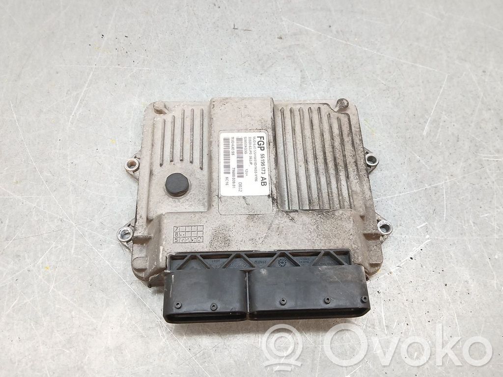 Suzuki Swift I Engine control unit/module 