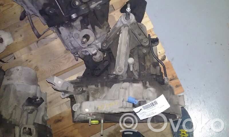 Manualna 5-biegowa skrzynia biegów   JR5104,130640KM
