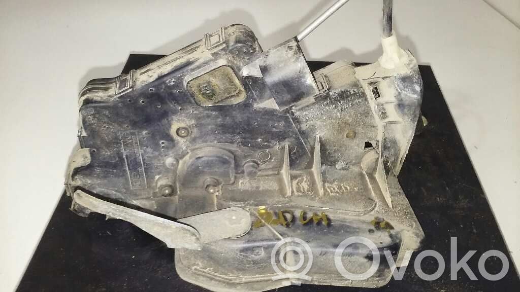 BMW 3 E36 Front door lock 