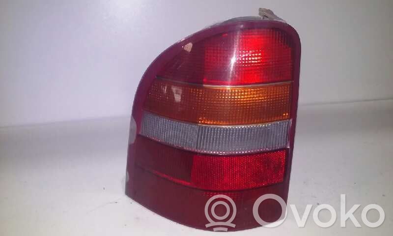 Ford Mondeo Mk III Galinis žibintas kėbule 