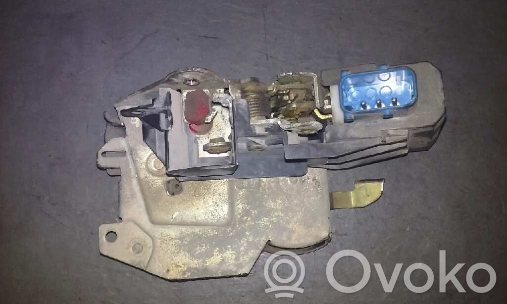 Aizmugurē slēdzene   3PIN