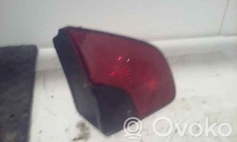 Peugeot 406 Galinis žibintas kėbule 