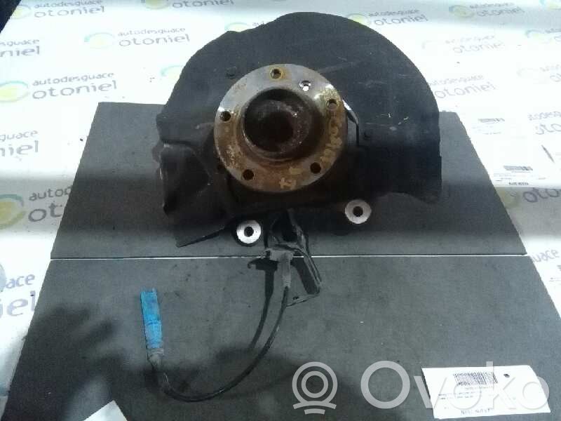 Front wheel hub spindle knuckle