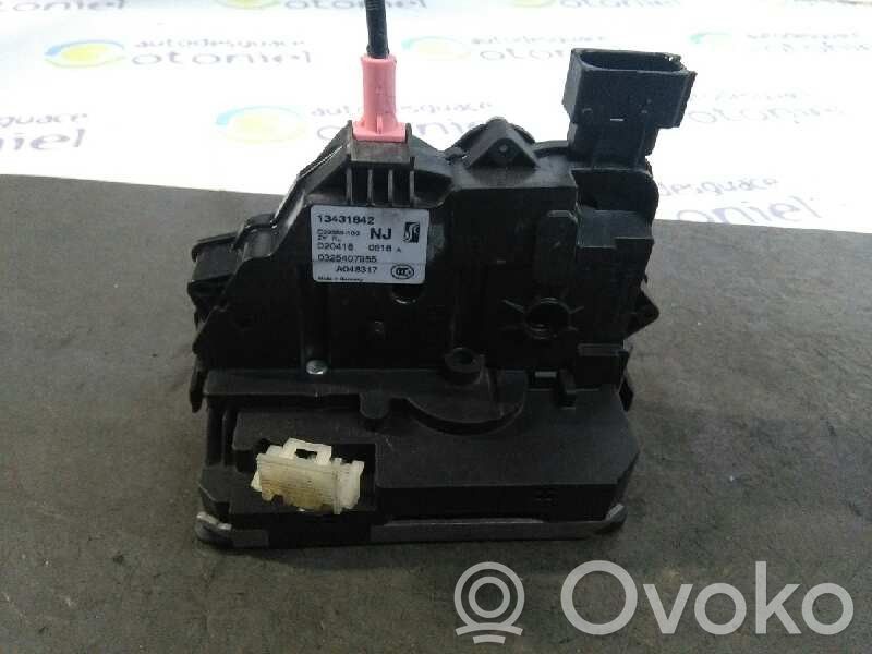 Aizmugurē slēdzene   6PIN