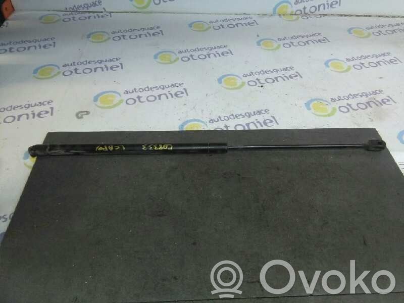 Volkswagen Polo III 6N 6N2 6NF Front bonnet/hood damper/strut 