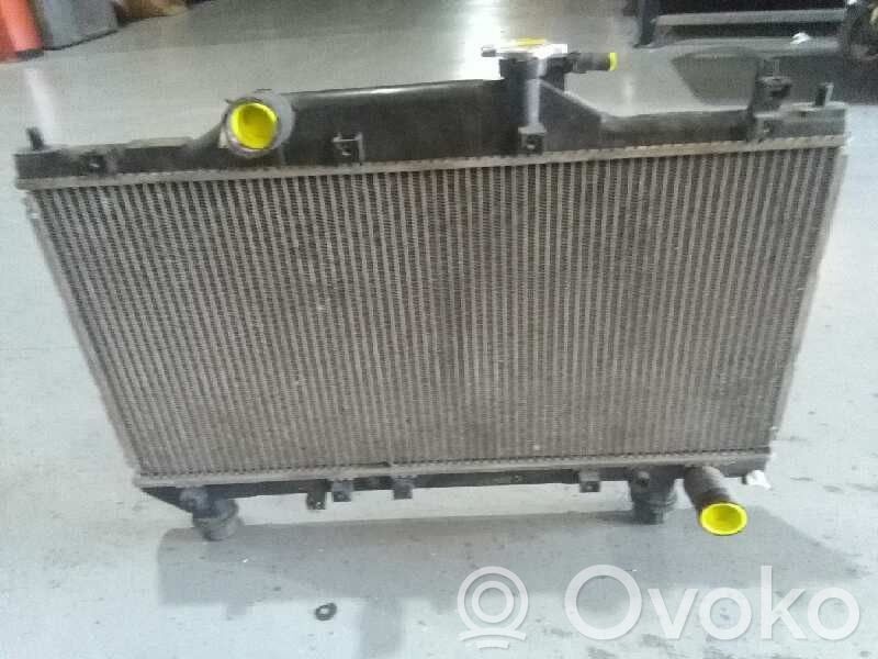 Toyota Avensis T220 Radiatore di raffreddamento