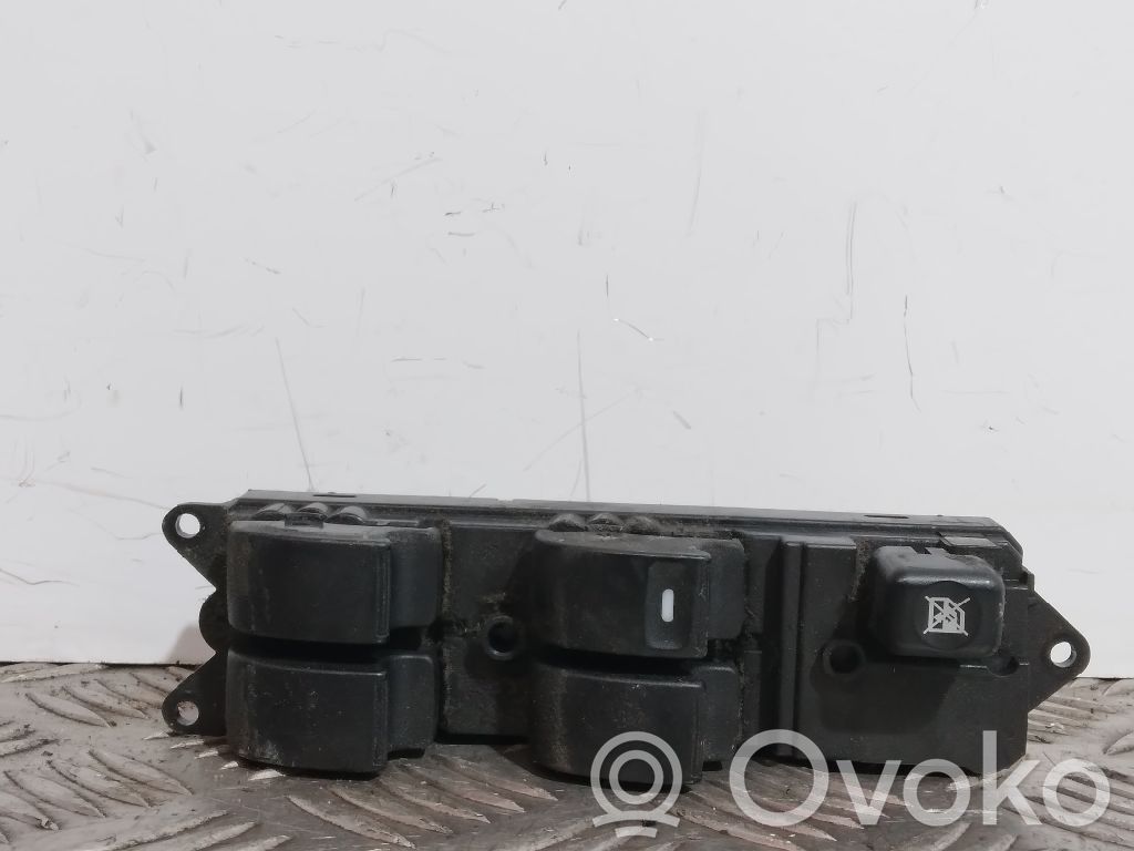 Mitsubishi Grandis Interrupteur commade lève-vitre