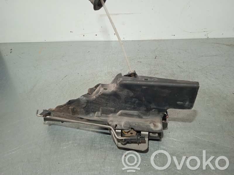 Audi A4 S4 B6 8E 8H Priekšpusē slēdzene 