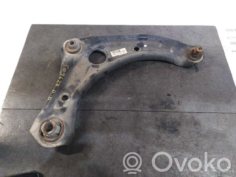 Nissan Note (E12) Braccio di controllo sospensione anteriore 