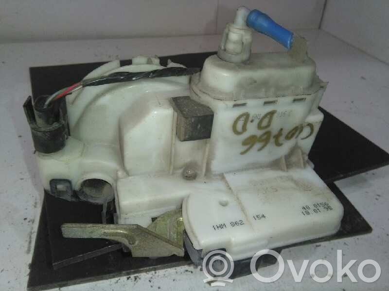 Volkswagen Polo III 6N 6N2 6NF Serratura portiera anteriore 