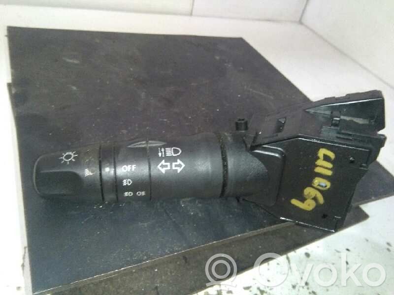 Nissan Almera N16 Interruptor de control del panel de luces 