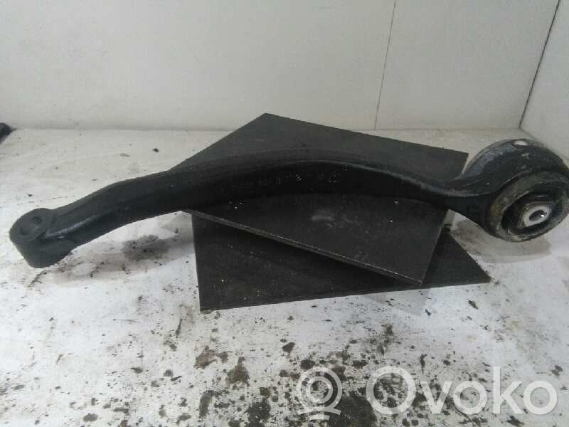 Brazo de suspensión delantero   6768984