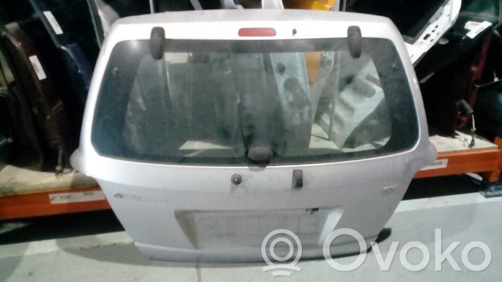 KIA Sorento Rear door 