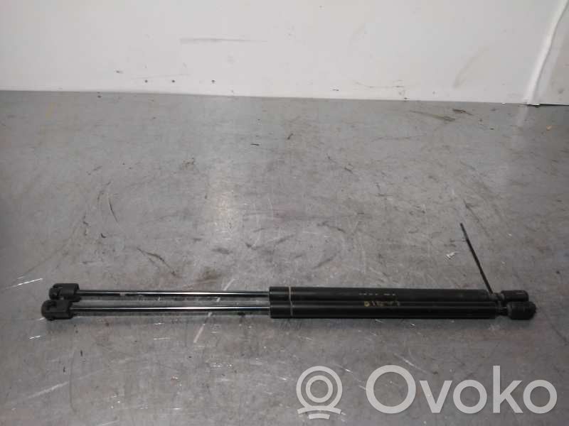 SsangYong Rexton Tailgate/trunk strut/damper 