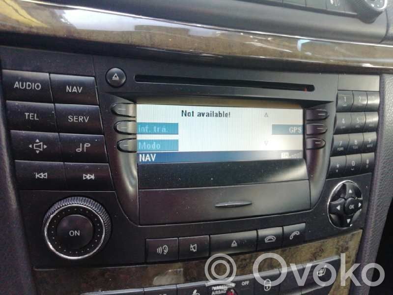 Mercedes-Benz E W210 Unité principale radio / CD / DVD / GPS