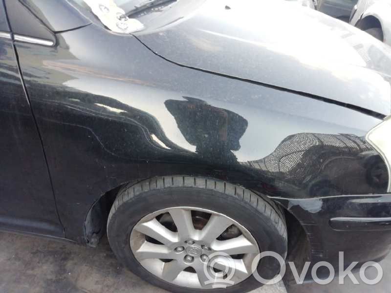 Toyota Avensis T250 Guardabarro 