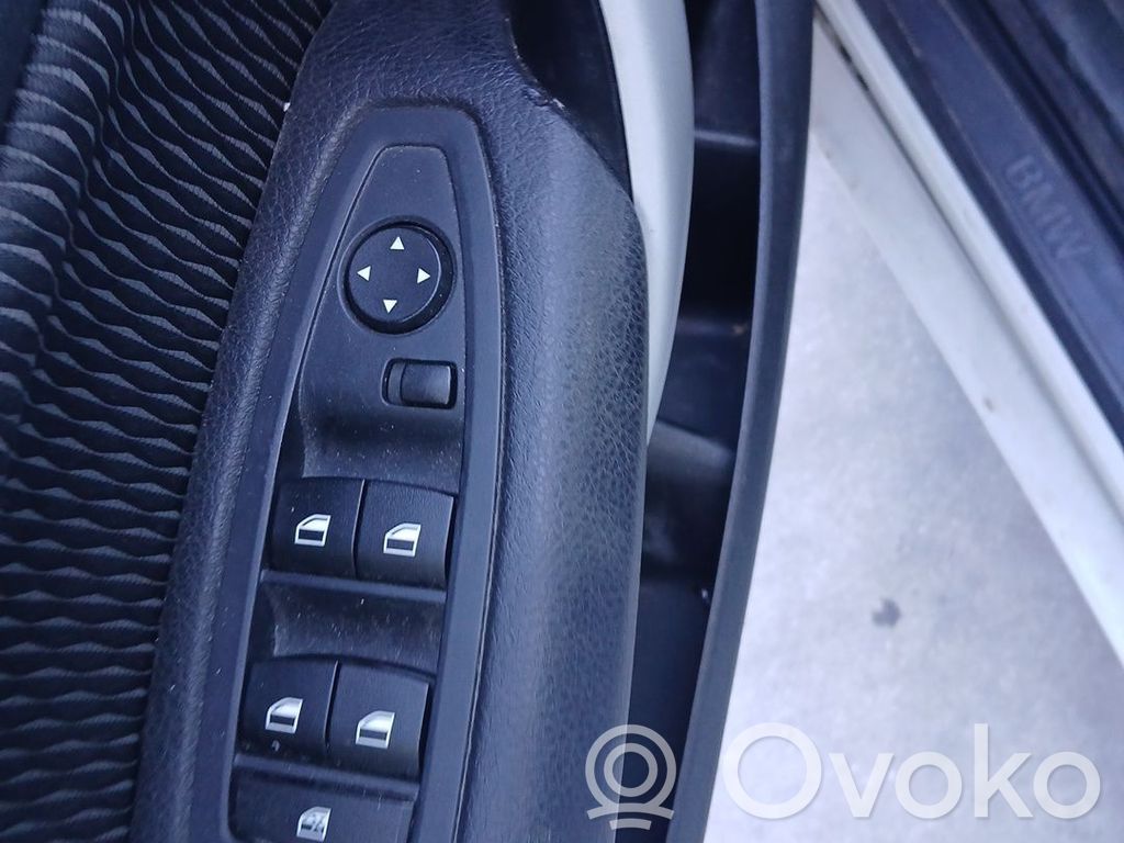 Front door electric wing mirror   E1021185