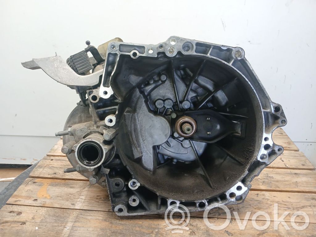 Cutie viteze manuală cu 5 trepte   20V246