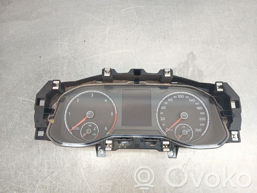 Volkswagen Polo VI Speedometer (instrument cluster) 