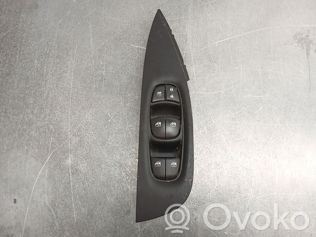 Nissan Qashqai Interruptor del elevalunas eléctrico 