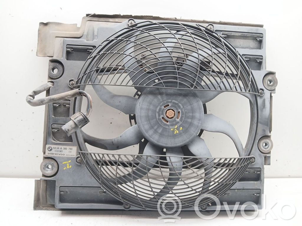 BMW 5 E39 Elektrisks radiatoru ventilators 