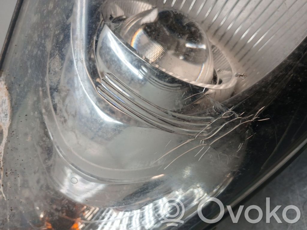 Scheinwerfer   921022Y000