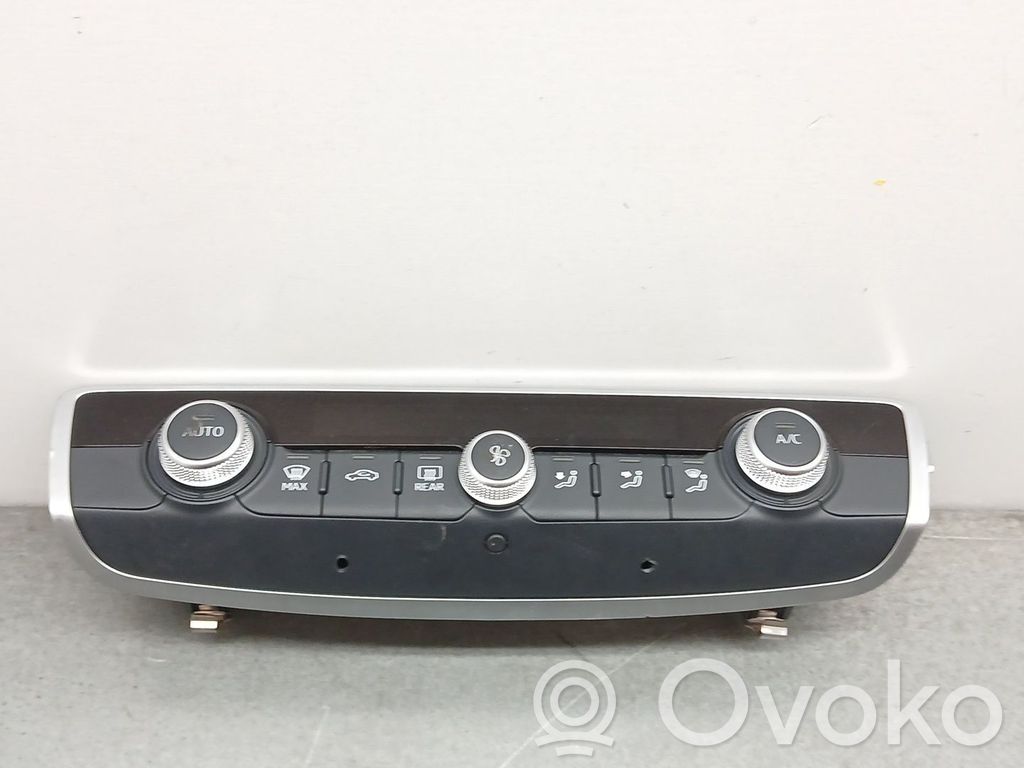 Audi A1 Climate control unit 