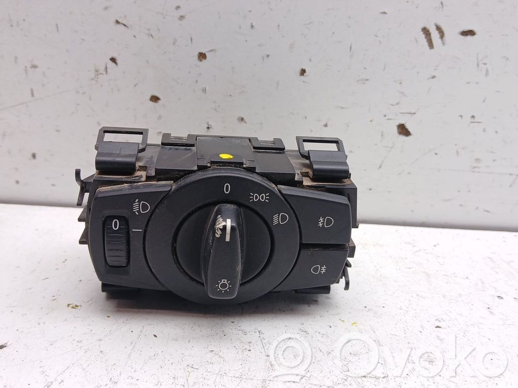 Panel lighting control switch   693279402,33600102