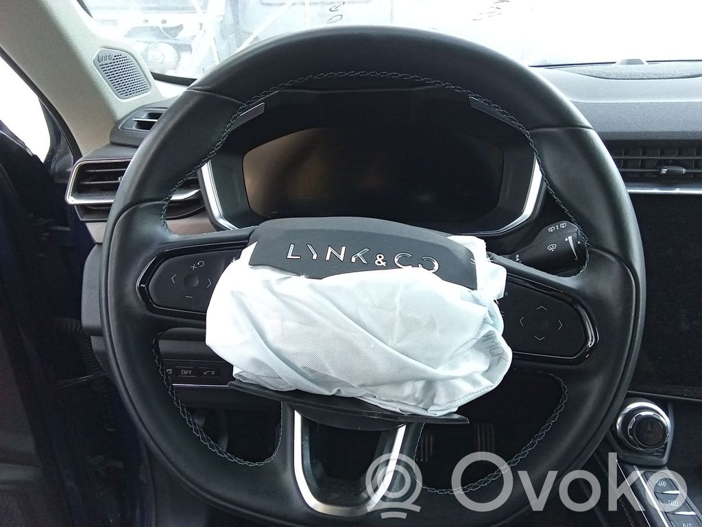 Lynk & co 01 Volante