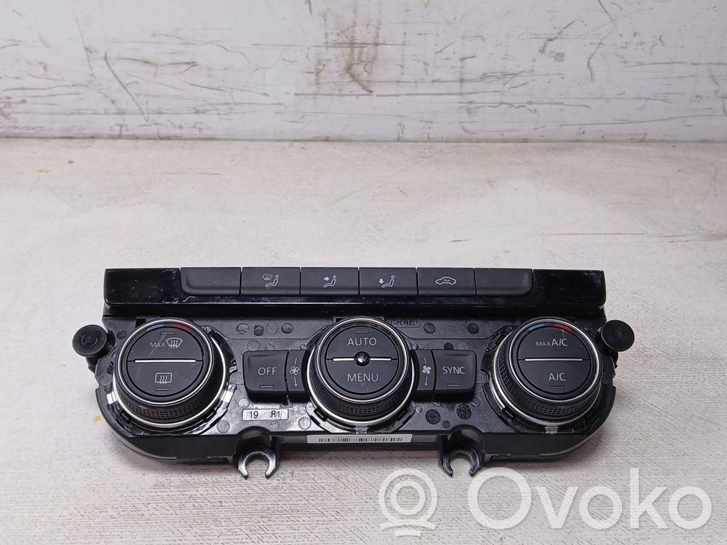 Volkswagen Golf SportWagen Panel klimatyzacji 
