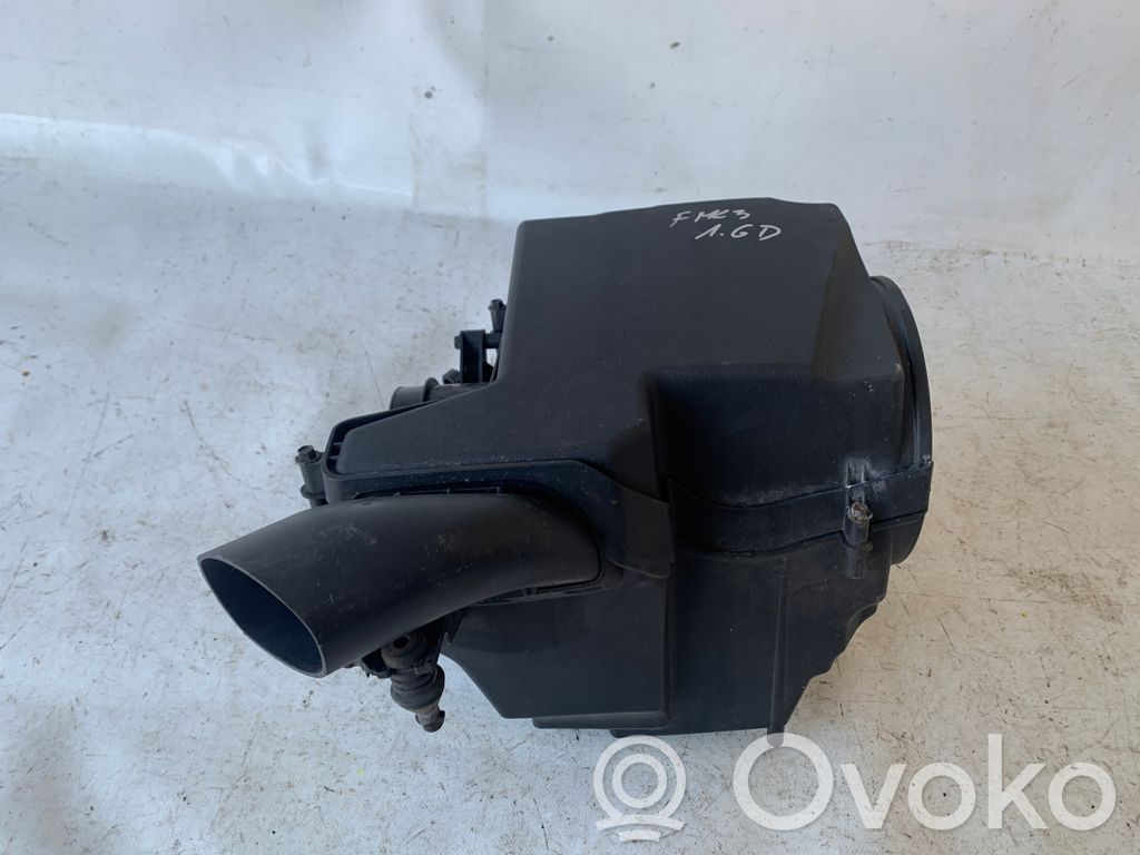 Air filter box   AV619600BF