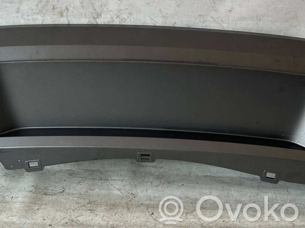 Skoda Kamiq Moldura inferior del parachoques trasero 
